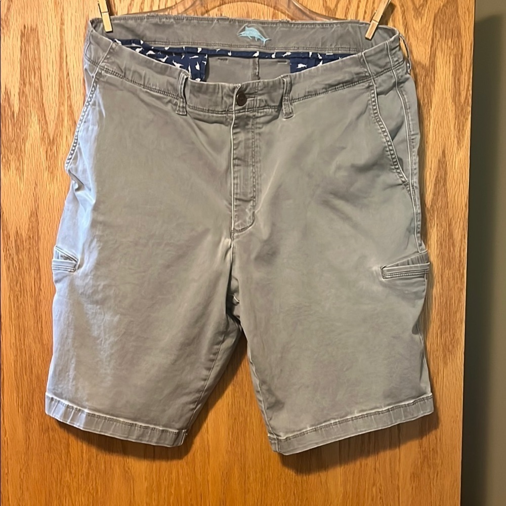 Tommy Bahama Men's Gray Cargo Shorts